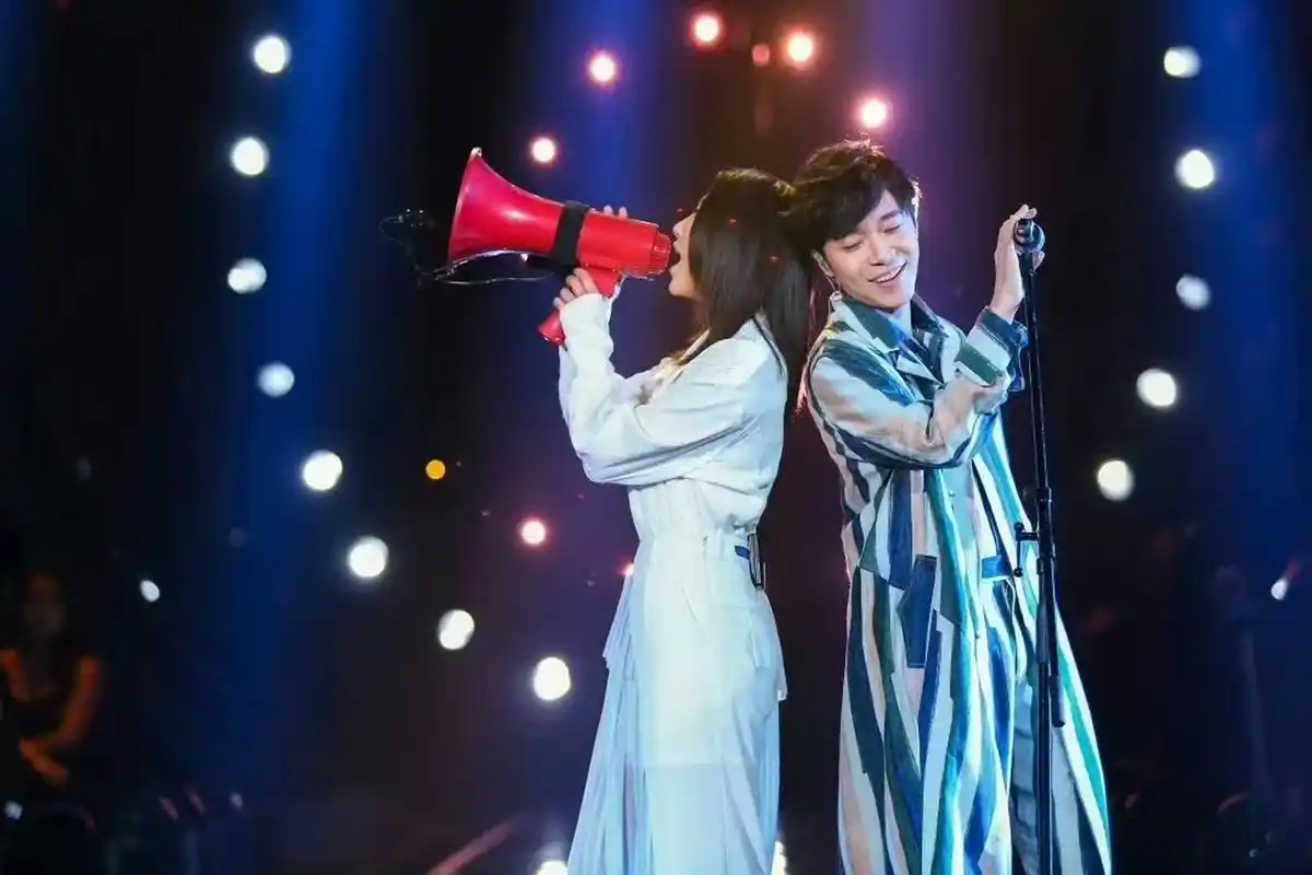 反复观看ing～#陈粒吴青峰未曝光新歌首唱##陈粒吴青峰未曝光新歌首