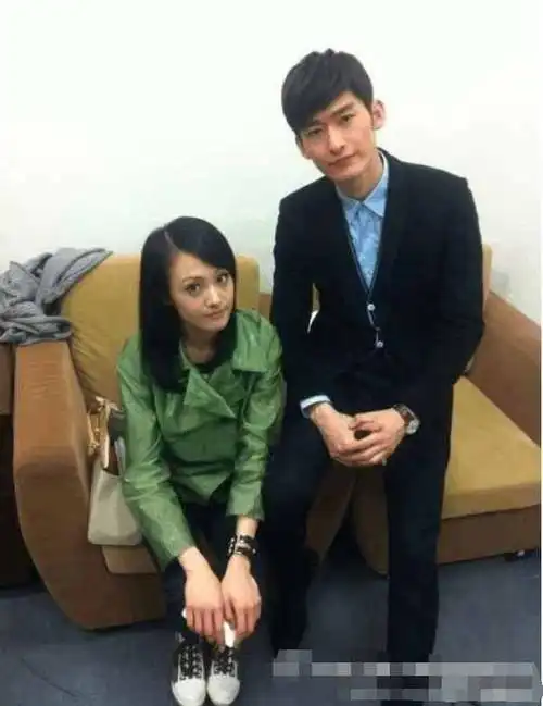 郑爽张翰机场偶遇网友: 毕竟相爱一场何必如此相待