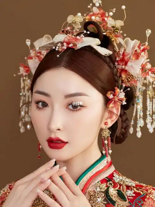 华丽中不失减龄的新中式新娘造型