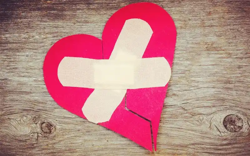 忽然不想一个人,爱情,爱心,唯美,创口贴,修补,初心,伤感忽然不想一个