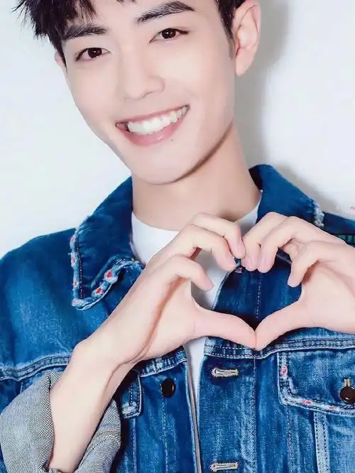 难受的姐妹来看看肖战的笑容吧