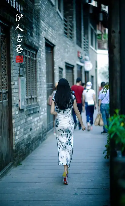 一组旗袍,妹子颜值高身材棒