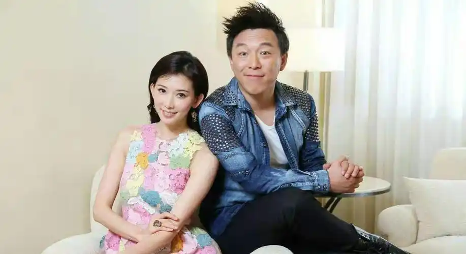 回顾黄渤普通妻子是我掌心宝成名后抛弃糟糠妻那还是人吗