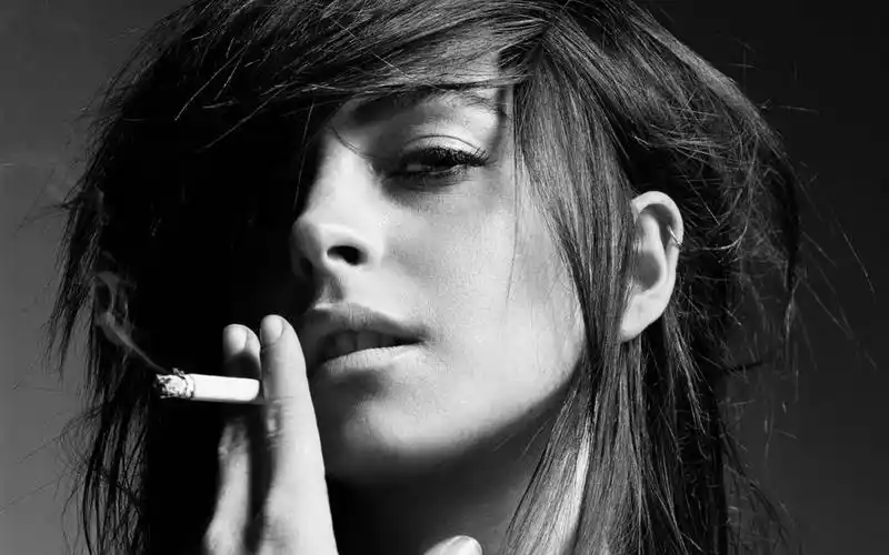 感情生活丰富的林赛·罗韩,欧美美女-美女壁纸