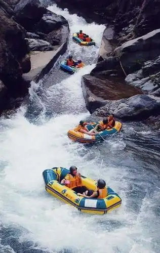 武汉到红安对天河漂流