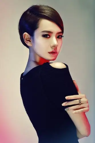 戚薇:中国大陆人气女歌手演员