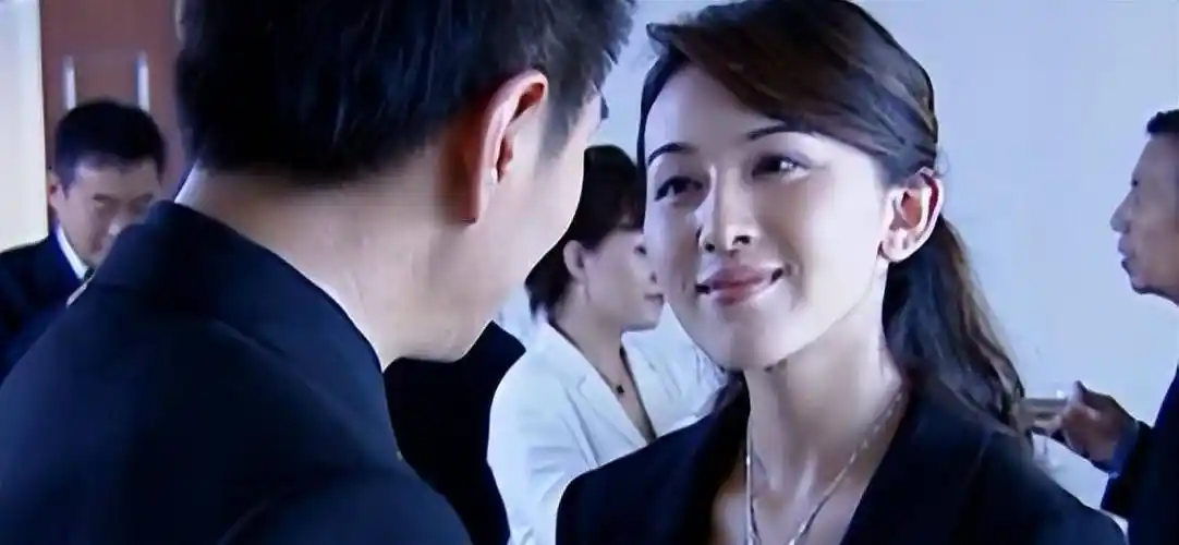 十多年前,《多米纳总裁爱上我》这样的电视剧非常受欢迎.