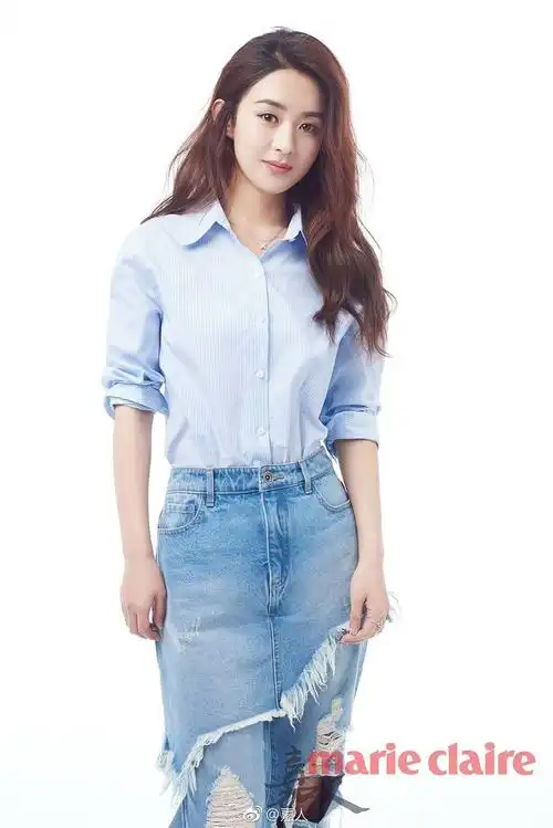 [赵丽颖][新闻]170516 颖宝嘉人时尚大片 轻松演绎不同风格