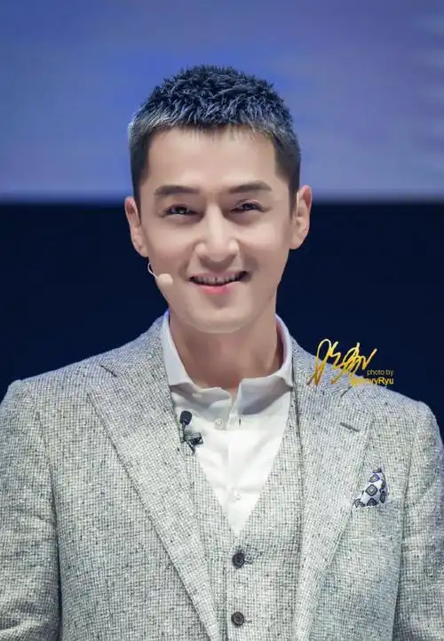 胡歌寸头仿佛让我看到了一种叫少年感