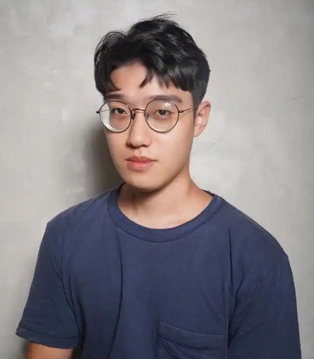 男生剪对发型很重要,今秋就留这4款流行发型,长相一般也很帅气