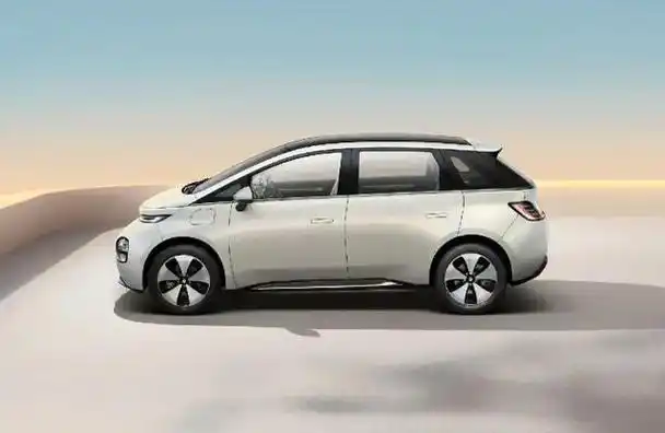 宝骏云朵正式上市,此次共推出4款配置车型,官方指导价格区间为9