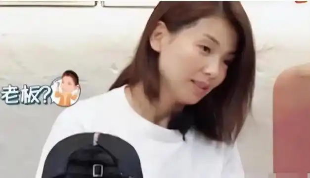 刘涛起床素颜照疯传好奇她到底长啥样网友太真实了