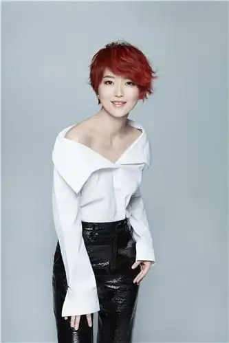 新加坡天后蔡淳佳帅气写真大片曝光岁末压轴新歌即将发布