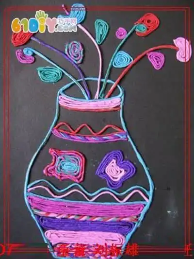 纸绳贴画作品——花瓶_纸盘手工_巧巧手幼儿手工网