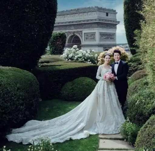 郎朗夫妇独一无二婚纱照曝光,凡尔赛宫只为他们开放,养眼又大气