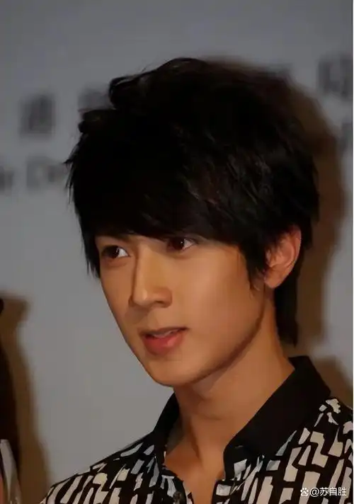 吴尊:娱乐圈"诈骗犯",结婚9年仍装作单身狂炒cp,惊呆大众