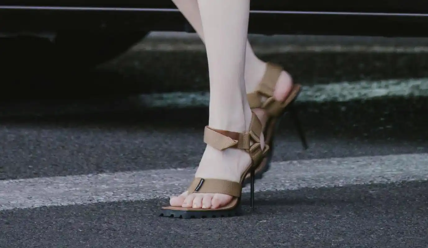 戚薇  高跟凉鞋  大长腿美jio