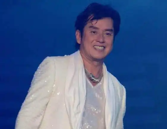 02,《水中花》,谭咏麟演唱如今的甄妮也已经67岁了,也希望她能够越来