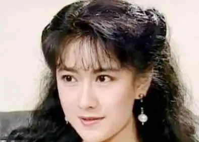 看到54岁的她终于知道为什么她是金城武唯一承认的女友了