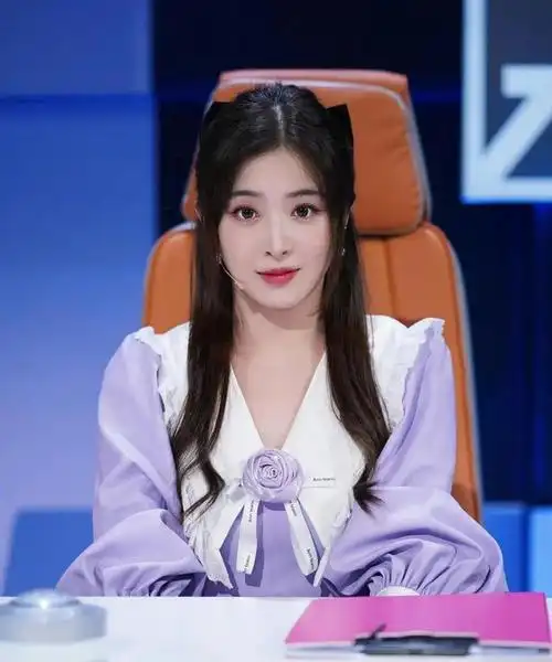 张含韵造型写真:清新香甜,小巧秀美