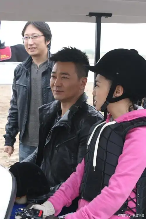 吴樾;今44岁却带货直播,一次数十万,妻女漂亮,网友;人生赢家