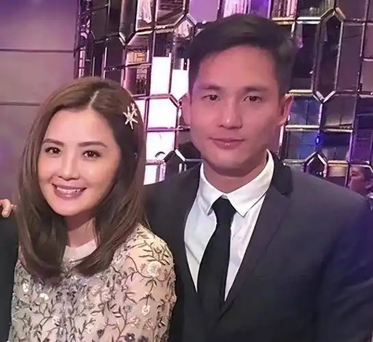 "狠人"阿sa:一婚嫁豪门,甩掉陈伟霆之后,又牵手"百亿太子"_阿娇