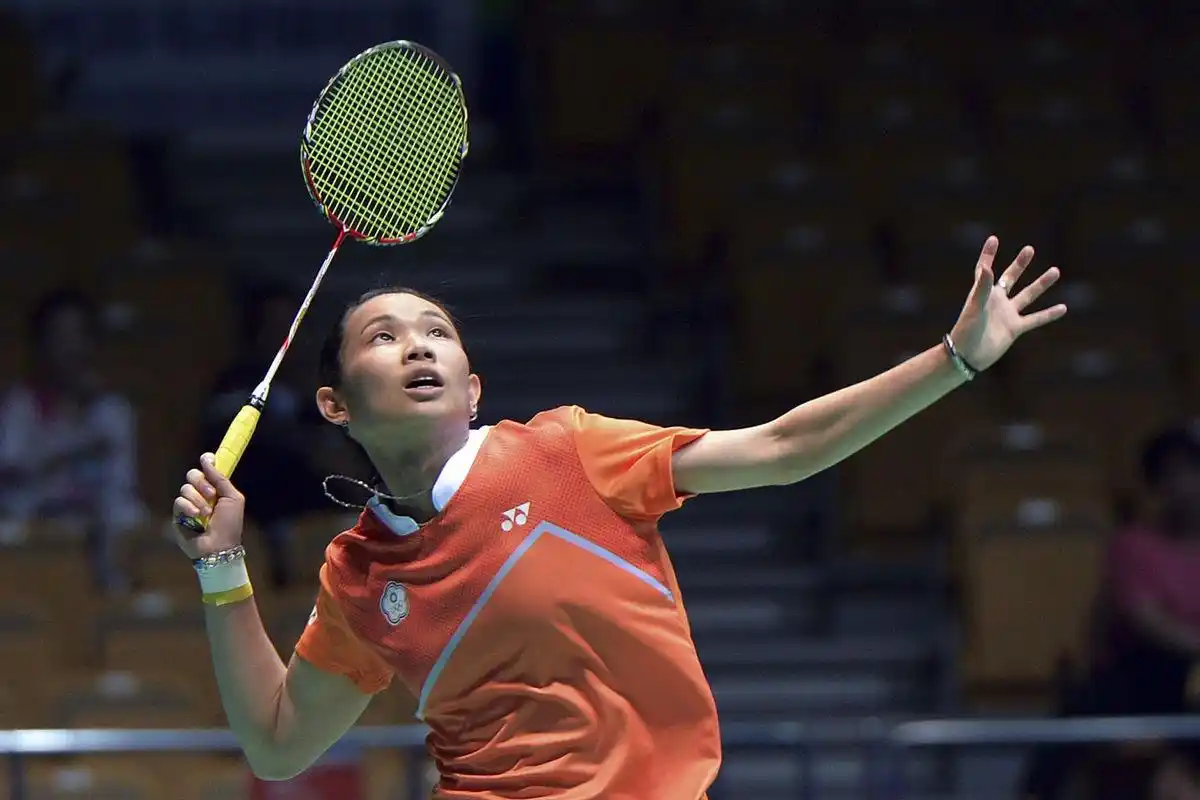 67戴资颖2:0( 21:19,21:16 )战胜泰国选手革通,取得交手三连胜