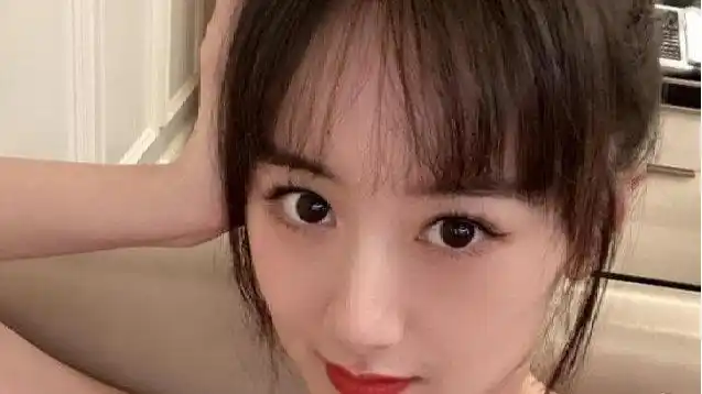 离开滤镜后袁冰妍颜值彻底垮了!脸颊凹陷老态十足,看着真显老