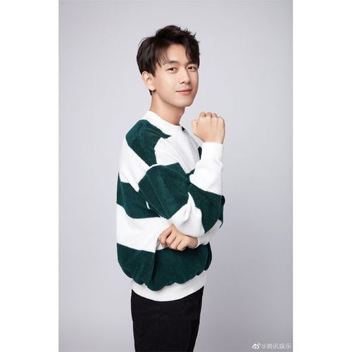 个人李现海报亲爱的热爱的周边剧照写真墙贴壁纸画海报9