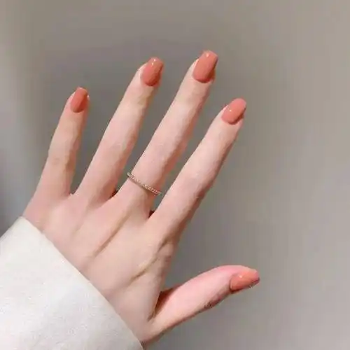 快收藏!简单又高级的纯色美甲合集!