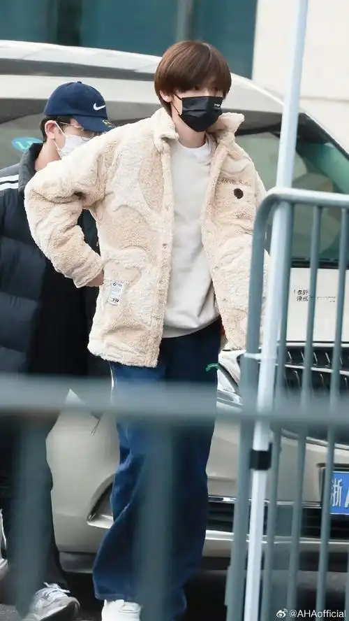 ahastar星穿搭#丨@时代少年团-宋亚轩私服演绎#ahaberdash