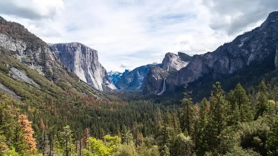 蒂国家公园 i>( /i>yosemite national park i>) /i>,位于美国西部 a
