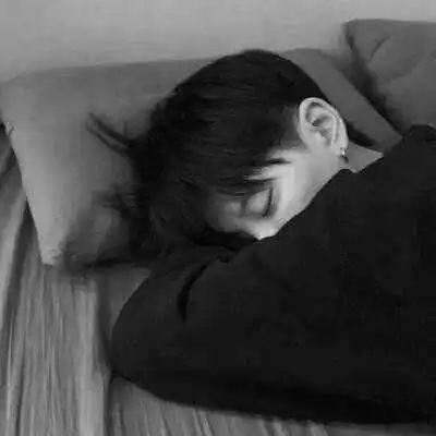 男生伤感黑白头像真人做一个有自己主见的男人