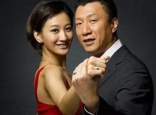 孙红雷个人资料简介及家世(孙红雷:抛弃丁嘉丽,与巩俐传绯闻,最后收心
