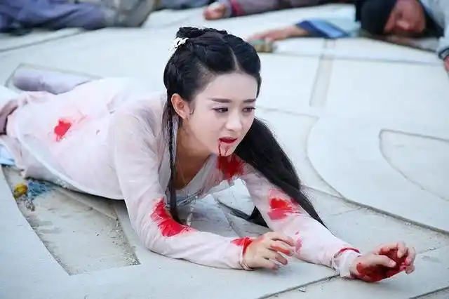 女星吐血剧照:杨颖是来搞笑的,赵丽颖让人心疼,刘亦菲最美!