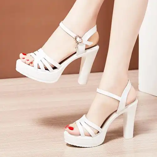 10cm高跟粗跟凉鞋女白色2020夏季新款一字扣高跟鞋厚底防水台凉鞋
