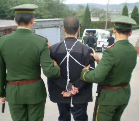 2008年死囚被押刑场执行枪决,不料当场说出一句话,枪决立即取消