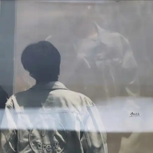 刘耀文不明显头像