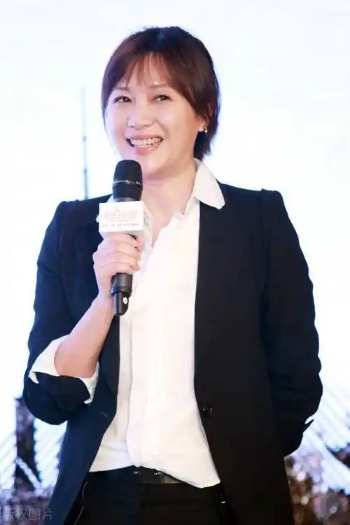 徐静蕾,魅力尤物,她真的很有韵味_身材_人们_什么