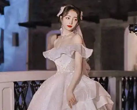 许佳琪和鞠婧祎的婚纱照,两种不同的风格,一样的养眼_造型_感觉_公主