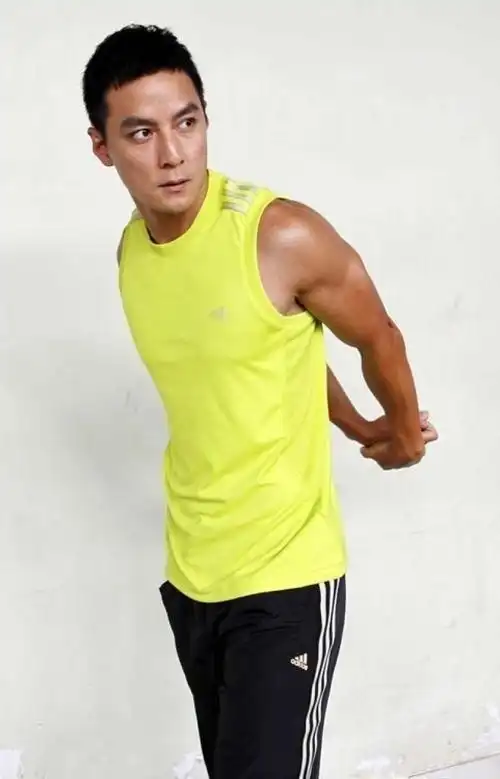 吴彦祖自拍爆汗影片「光滑肌 香汗淋漓」网惊:这比很多小鲜肉都帅啊