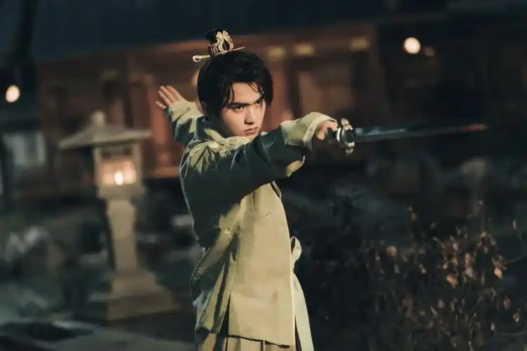 刘奕畅《少主且慢行》将收官 赵错泪洒街头送别田三七_凤凰网娱乐