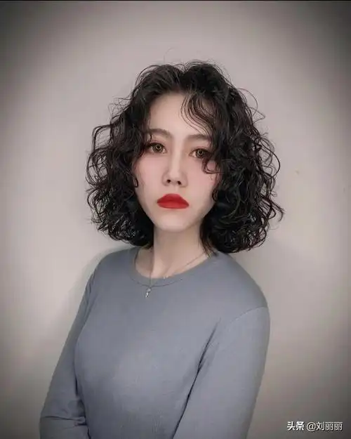 2021年烫发流行什么卷2021年烫发流行什么卷可扎