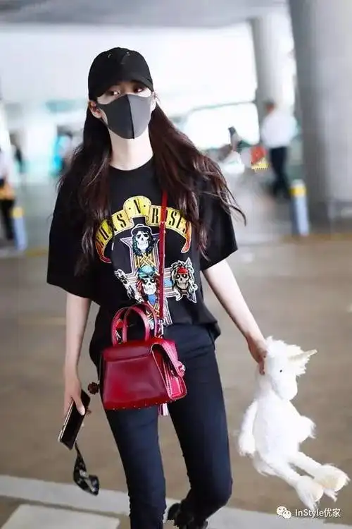 高温天就要解放双手!明星同款斜挎包你选哪个?