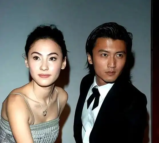 7月24日张柏芝和谢霆锋同时出现在澳洲的真相来了