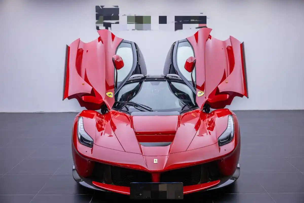 售价:3088万元 上牌日期:2015年7月 车辆车型:跑车 车辆产 法拉利拉法