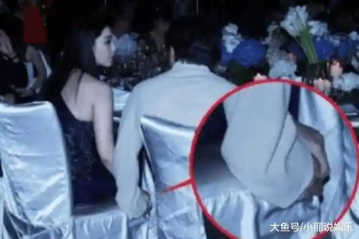 5年前成龙范冰冰陪酒照曝光, 桌子下的行为耐人寻味
