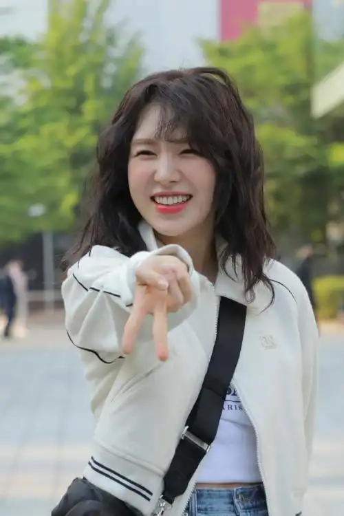 孙胜完的young street##孙胜完满目星河