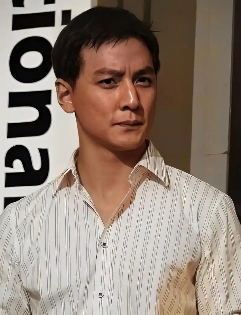 近日,久未露面的吴彦祖在国外接受采访.