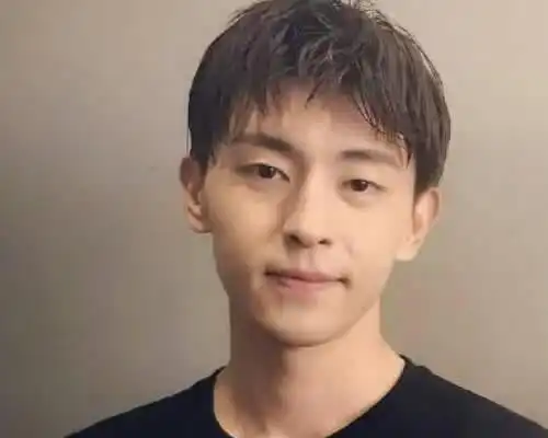 男明星不化妆会是什么样?你别不服气,易烊千玺是真的帅!